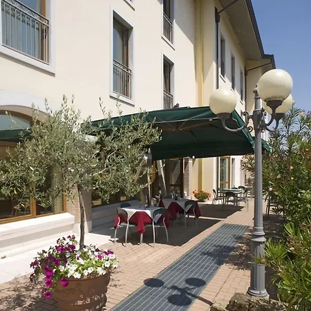 Otel Scaligero Sommacampagna