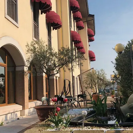 Otel Scaligero Sommacampagna