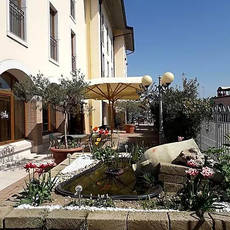 Otel Scaligero Sommacampagna